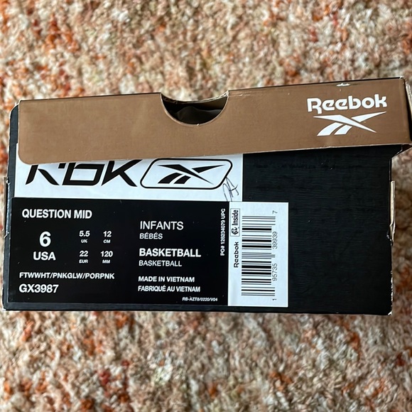 Kids Reebok shoes - Picture 2 of 4